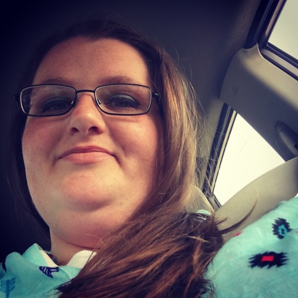 Meet your Posher, Hillary - Picture 1 of 1